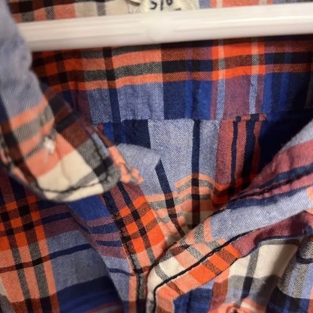 Youth plaid button up‎  size small